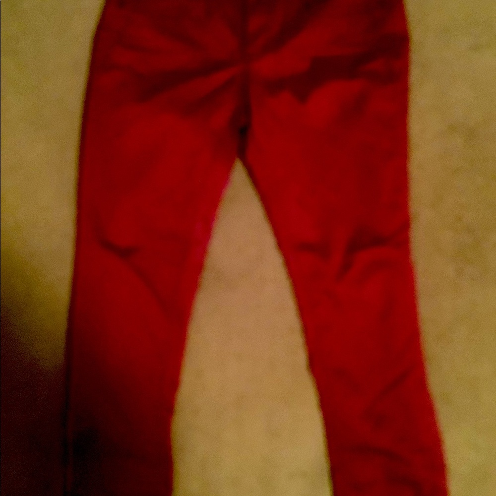 Cropped burgundy jeans
